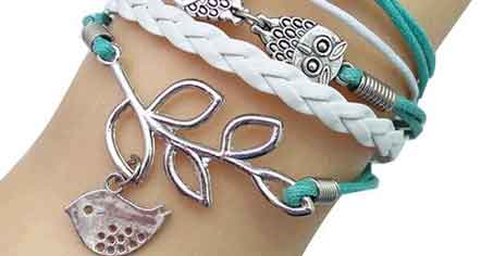 bracelets are women's favorite jewelry